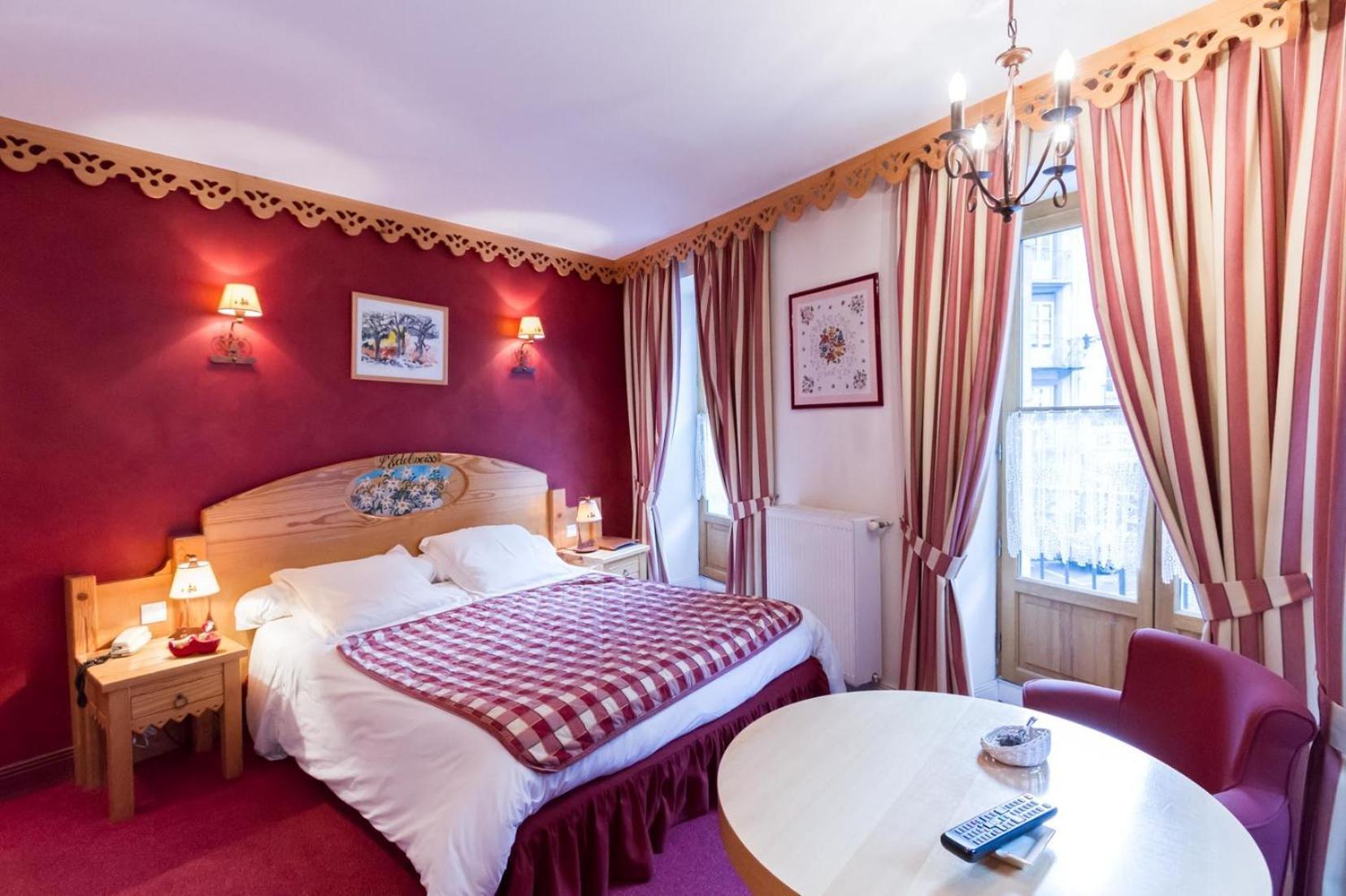 Hotel Le Bois Joli Cauterets Eksteriør bilde